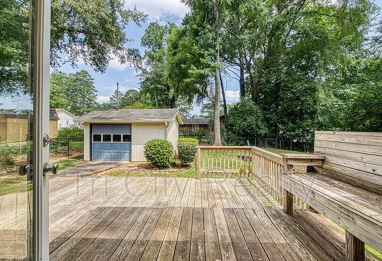212 Hilltop Dr — Photo 32