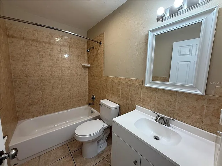 6104 SW 12th Pl #3 — Photo 8