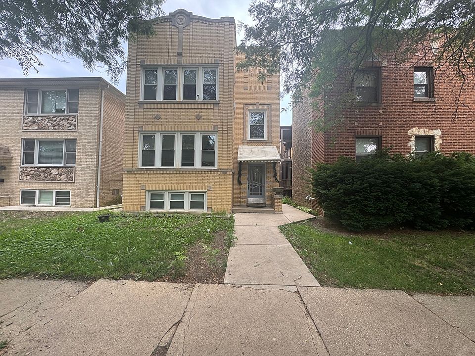 1st image of 5405 N Sawyer Ave APT 1