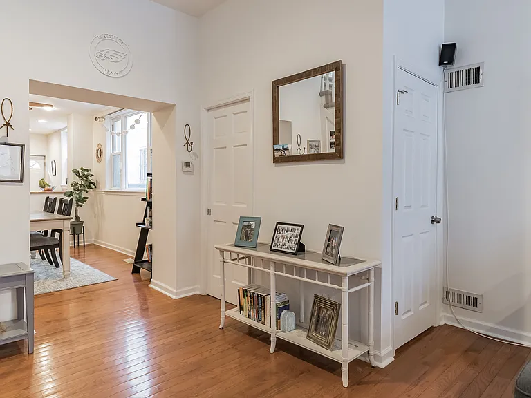 1327 S 9th St — Photo 8