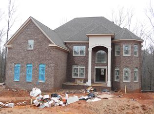 105 Emerald Lake Ct, Fayetteville, GA 30215