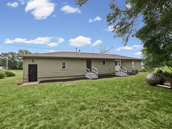 3rd image of 8517 N Cherryville Ln
