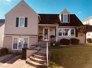 76 Jackson St, Edwardsville, PA 18704