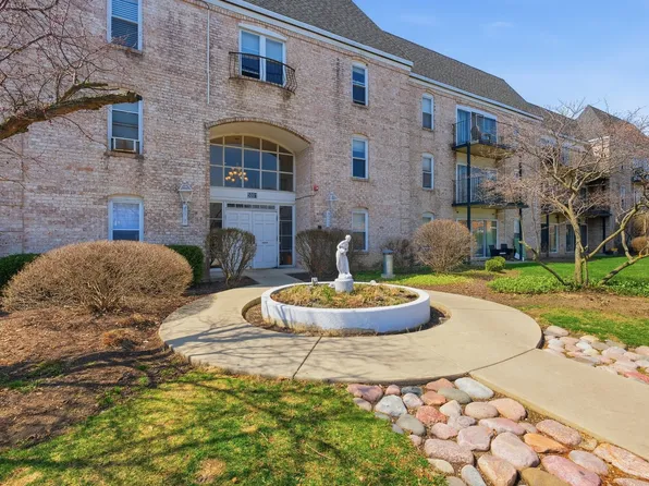 5001 Carriageway Dr APT 116, Rolling Meadows, IL 60008