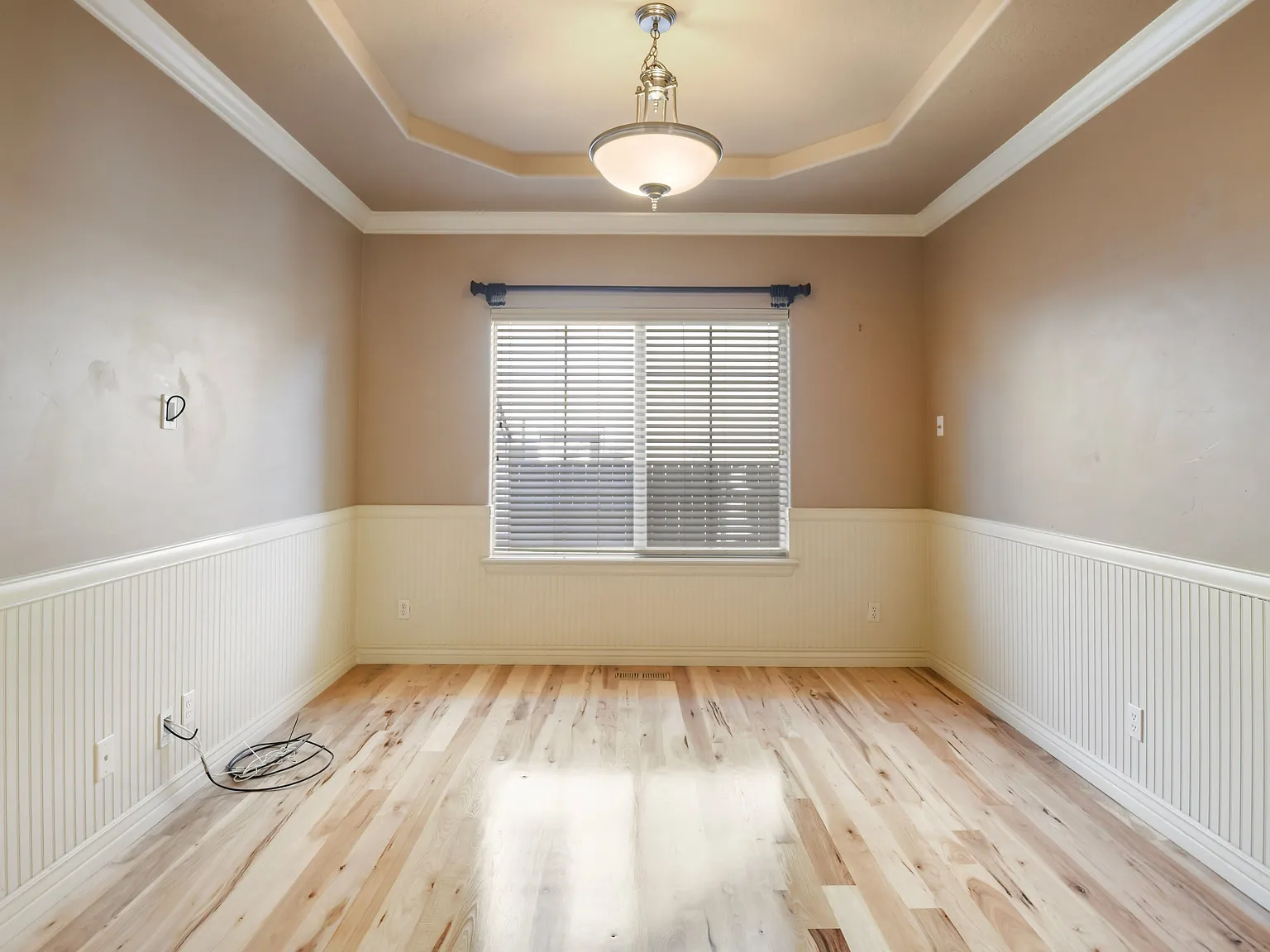 4 bed, 2454 sqft, $2,950 — Photo 3