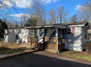 621 Willow Dr, Green Lane, PA 18054