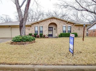 226 NW Suzanne Ter, Burleson, TX 76028