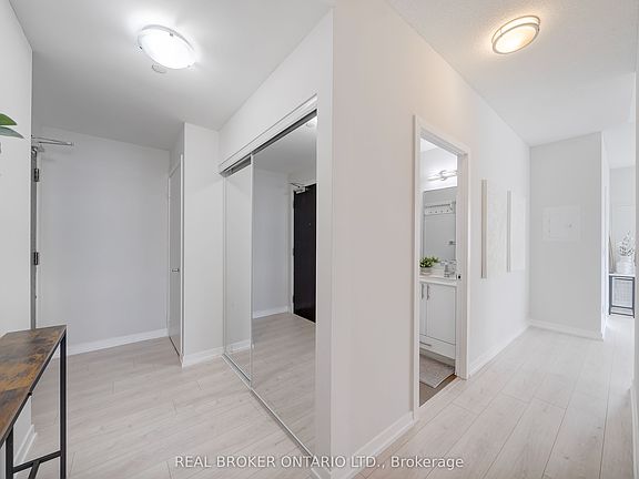 3rd image of 225 Sackville St #603
