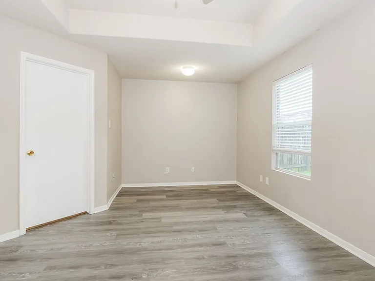 18407 Knob Hill Lake Ln — Photo 10