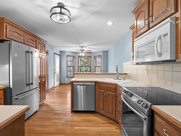 5th image of 4221 SW Flintrock Dr