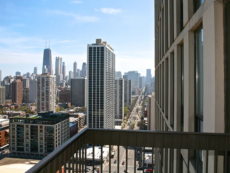 1660 N La Salle Dr #2405 — Photo 17