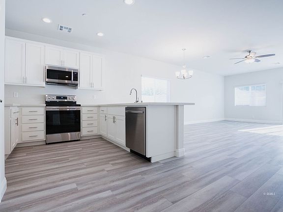3rd image of 407 Thomas St