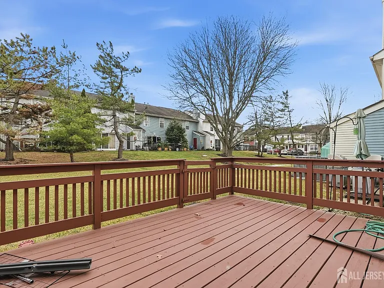 374 Aldeburgh Ave — Photo 1