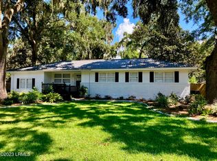 3003 Broad River Dr, Beaufort, SC 29906
