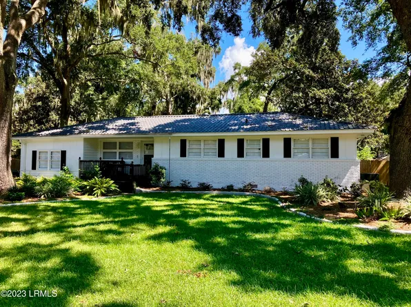 3003 Broad River Dr, Beaufort, SC 29906