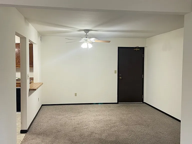 W69N876 Evergreen Ct — Photo 14