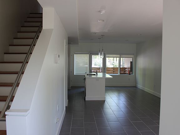 Living space-kitchen