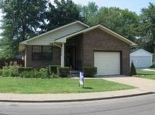 412 W Sycamore St, Boonville, IN 47601