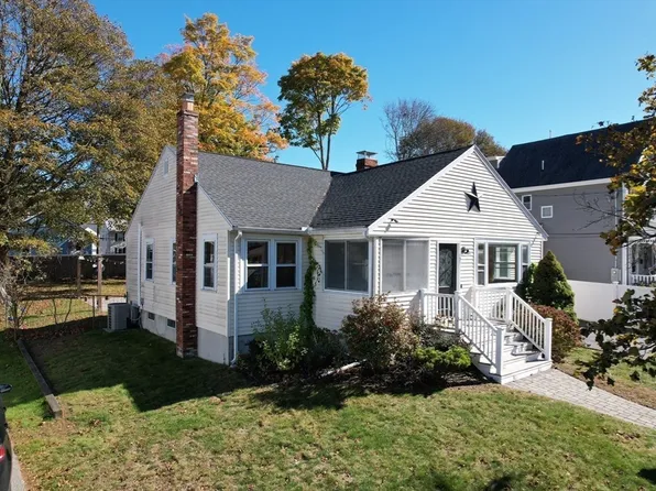 34 Duncklee Ave, Stoneham, MA 02180