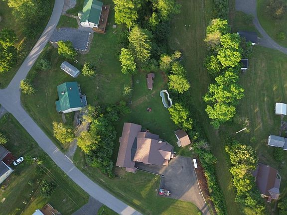 4th image of 90 Crestline Rd