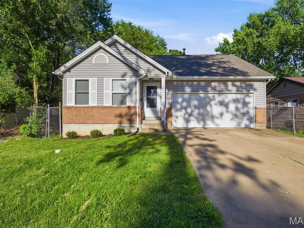 10236 Earl Dr, Saint Louis, MO 63136