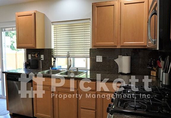 5th image of 2923 NE Loyola St