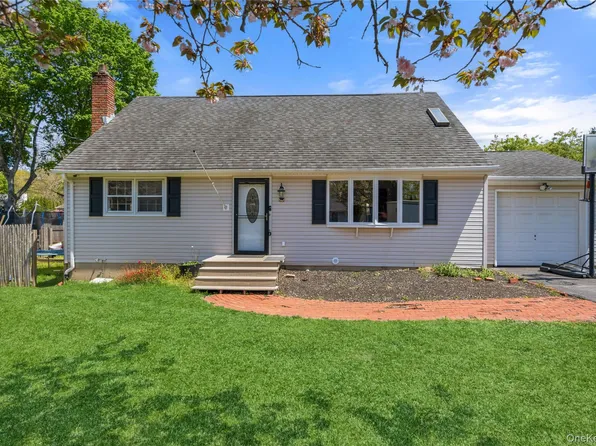 325 Harrison Avenue, Miller Place, NY 11764