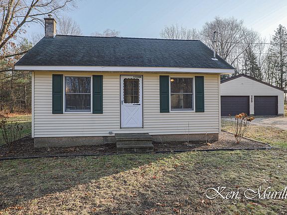 2nd image of 7630 Courtland Dr NE
