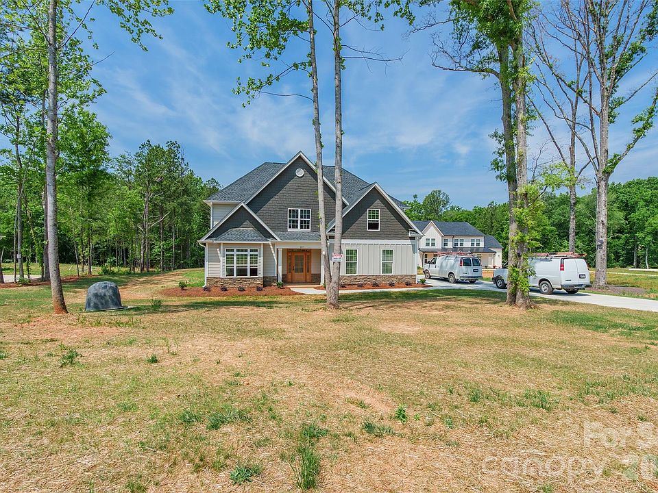 1st image of 227 Heartland Dr