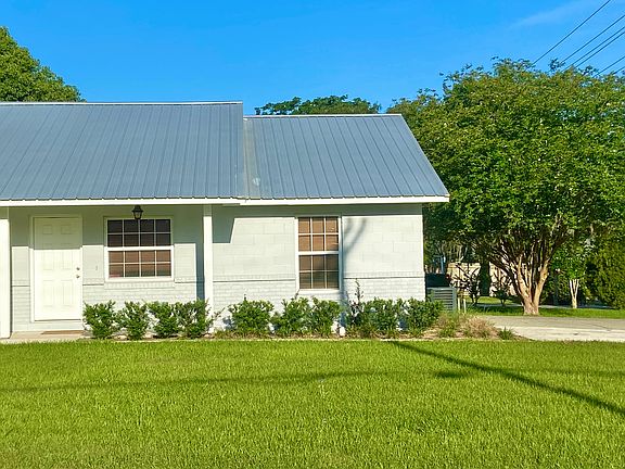 2nd image of 902 SE Sanchez Ave #902