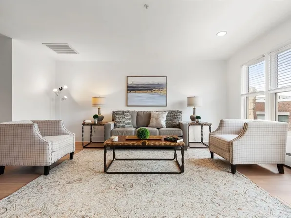 1 Davenport St APT 11, Cambridge, MA 02140