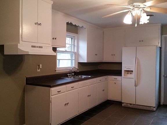 4th image of 387 James Nacey Ln