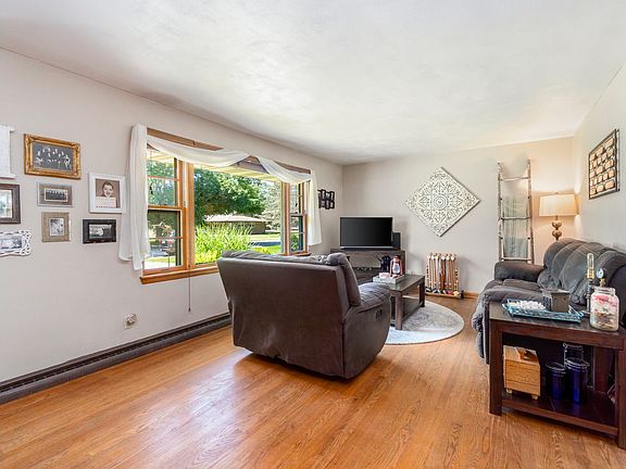 4th image of 3019 Beverly St