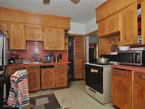 4th image of 36 Angelico St