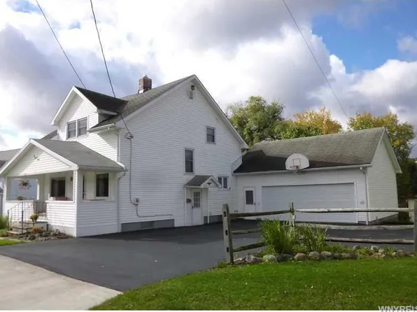 130 Canada St, Holland, NY 14080