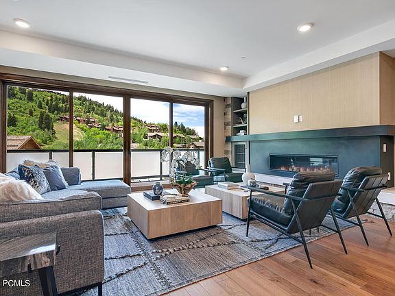 4th image of 2290 E Deer Valley East Dr #302