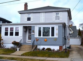 41 Berwick Ln, Cranston, RI 02905