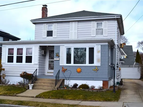 41 Berwick Ln, Cranston, RI 02905