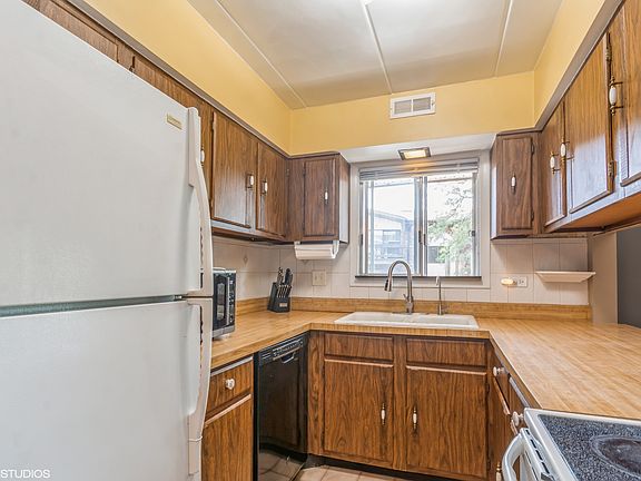 4th image of 14003 James Dr APT 718