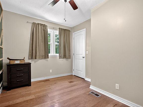 27th image of 214 Boyd Creek Rd