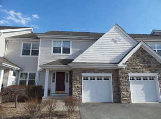 46 Indian Field Dr, Hamburg, NJ 07419