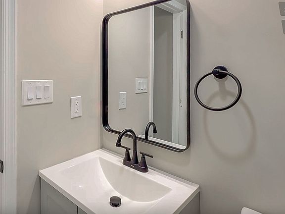 4th image of 2019 Luther House Blvd