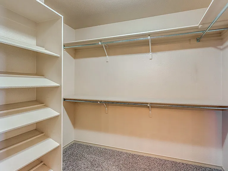 7101 Falling Leaf Cir — Photo 20