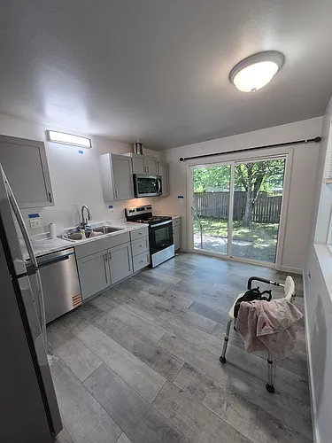 402 N Ella Ave Photo 1