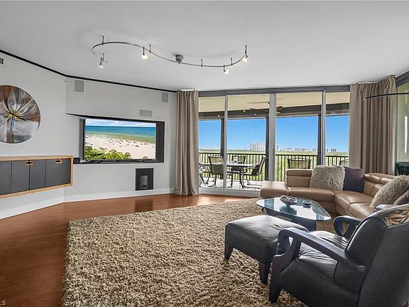 4th image of 425 Cove Tower DR #504