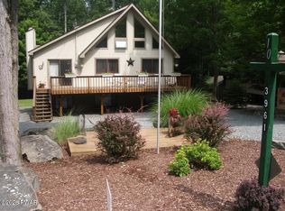 14 Par Dr, Lake Ariel, PA 18436