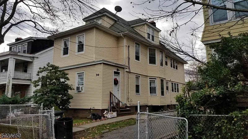 Building Photo 3