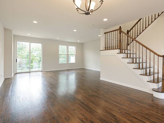5th image of 407 Gettysburg Dr