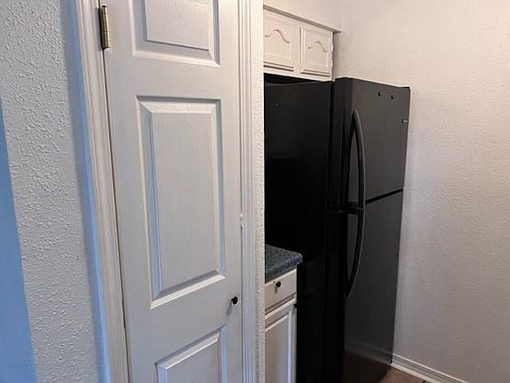5th image of 4829 Wabash St APT 102