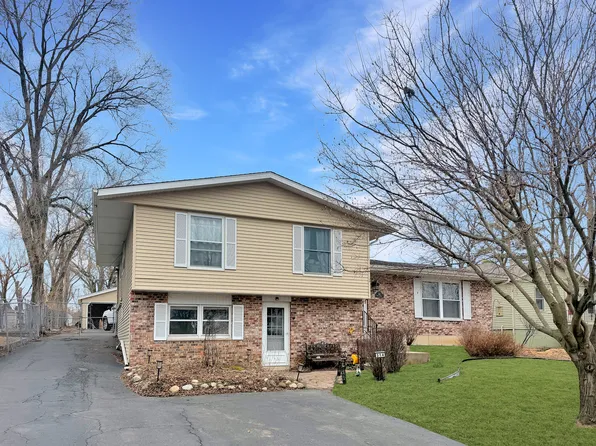 314 Plum St, Lake In The Hills, IL 60156